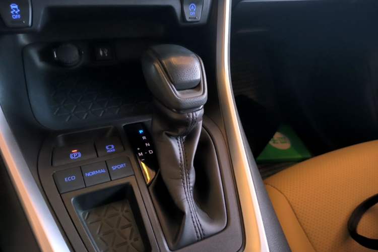Used Toyota RAV4 2020 2.0L CVT Two-Wheel Drive Fashion Edition
