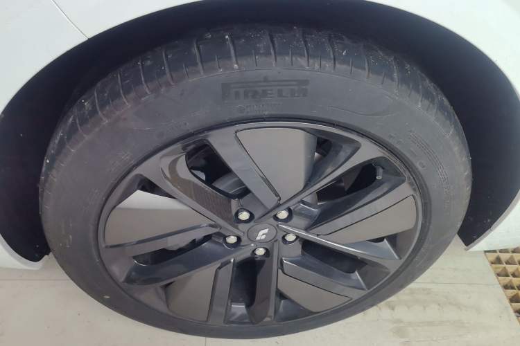 Used Li Auto L6 2024 Pro Model Left Front Wheel Hub