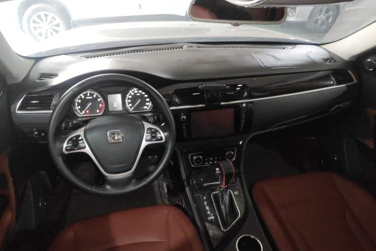 Used Zotye T600 2015 2.0T DCT Prestige Edition Center Console