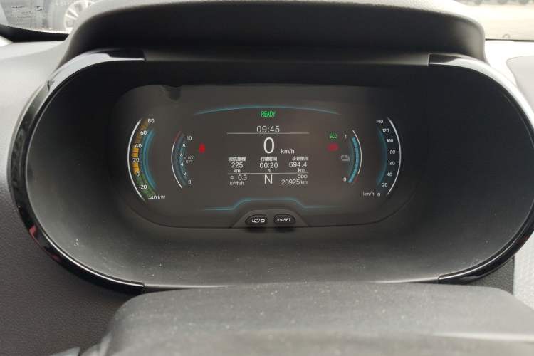 Used Chery Little Ant 2022 Sweet Pink Edition Half-Sugar Version Lithium Iron Phosphate 29.2 kWh 30 kW 301 km