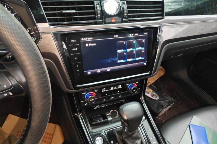 Used Volkswagen Phideon 2019 380TSI Two-Wheel Drive Business Edition China VI Standard Audio And AC Panel