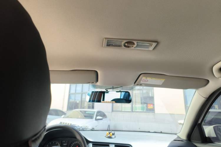 Used Volkswagen Lavida 2013 Revised Classic 1.6L Automatic Fashion Edition Headliner