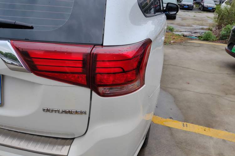 Used Mitsubishi Outlander 2021 Revised Version 2.0L Two-Wheel Drive Enjoyment Edition 5 Seats