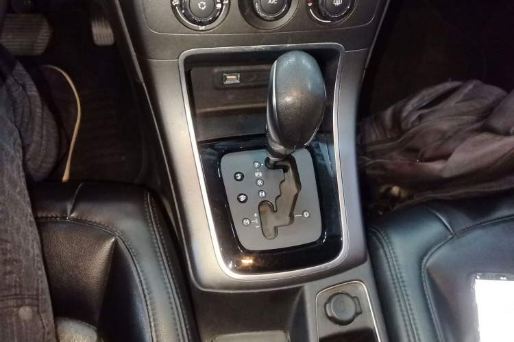 Used Citroen C4 Sega 2018 1.6L Automatic Luxury Model Gear Lever