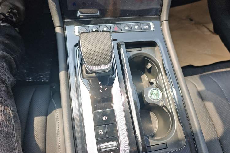 Used Hongqi H5 PHEV 2025 170 Super Hybrid Version
