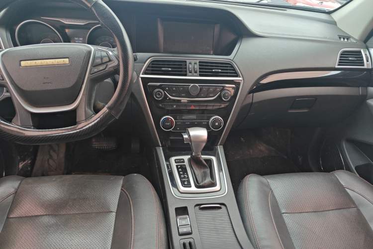 Used Leopaard CS10 2017 1.5T CVT Luxury Model Center Console