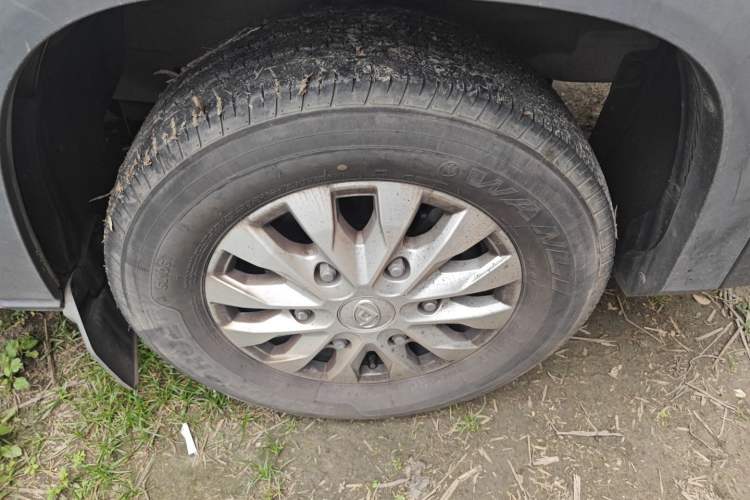 Used SAIC MAXUS Xintu V90 2022 2.0T Automatic Zhiyun King Rear-Drive Long Wheelbase High-Roof Design with Single Rear Tire—6/7 Seater
