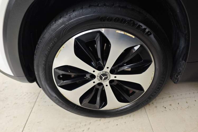 Used Mercedes-Benz GLB 2022 Updated GLB 200 Fashion Edition Left Front Wheel Hub