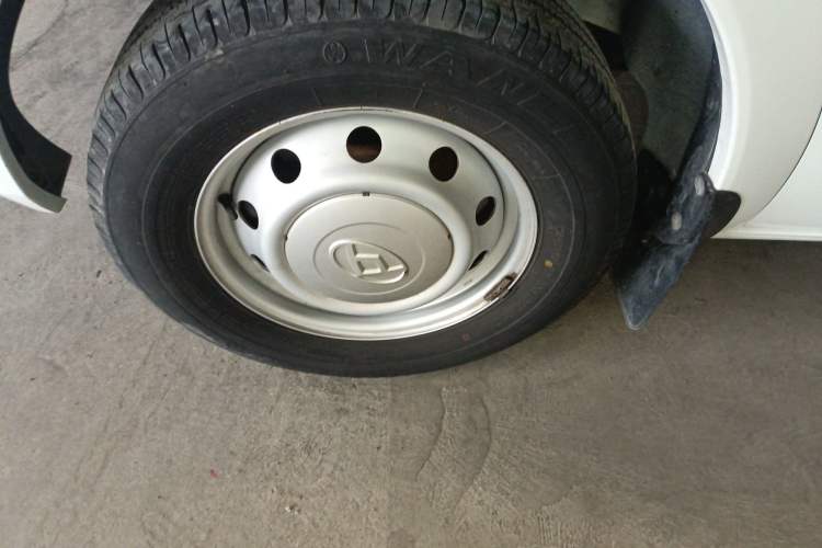 Used SAIC MAXUS Xintu V80 2021 2.0T Manual Classic Aoyuntong Short Wheelbase Ultra-Low Roof 7/8/9-Seater