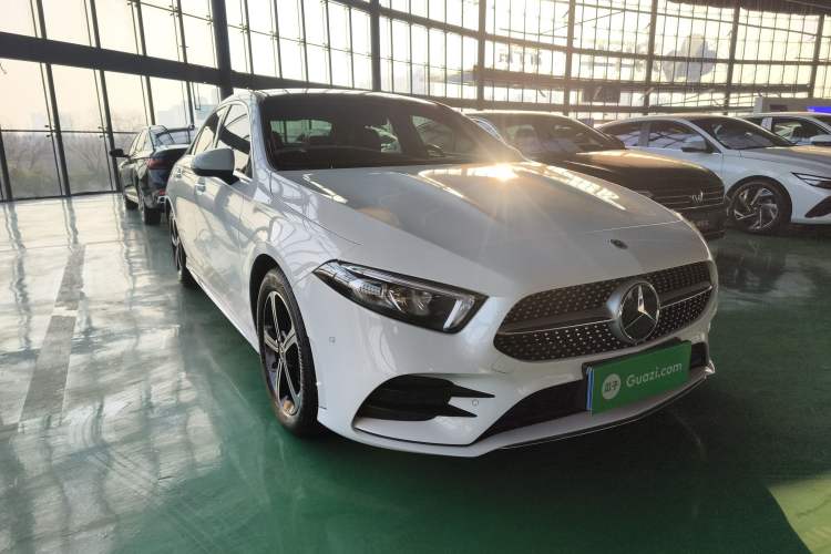 Used Mercedes-Benz A-Class 2022 Revised Version A 200 L Sport Sedan Fashionable Style
