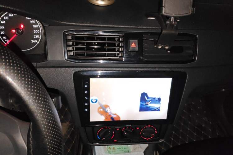 Used Volkswagen Santana 2021 1.5L Manual Fashion Edition Audio And AC Panel