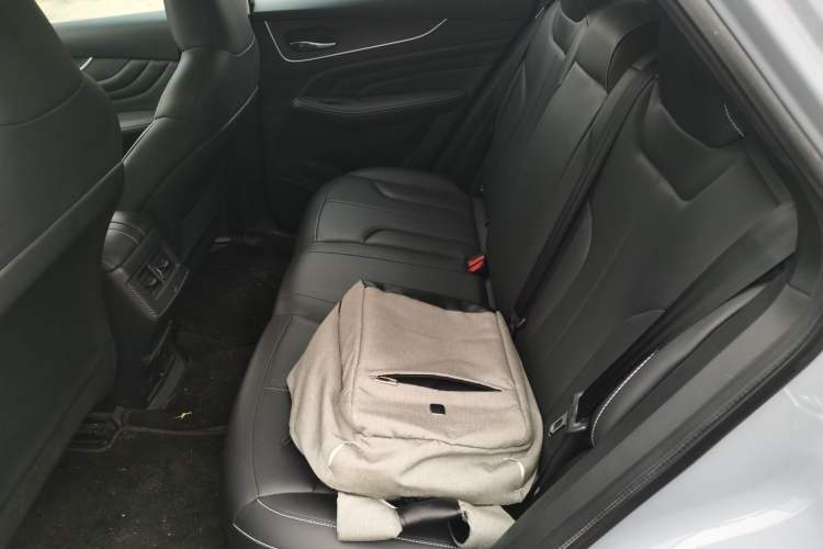 Used Venucia V DD-i 2023 60km iD Version Left Rear Seat