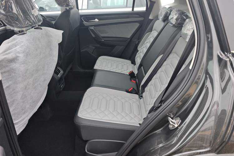 Used Volkswagen Tayron 2026 Model, 30 Million Vehicles Selected Version, 300TSI Left Rear Seat