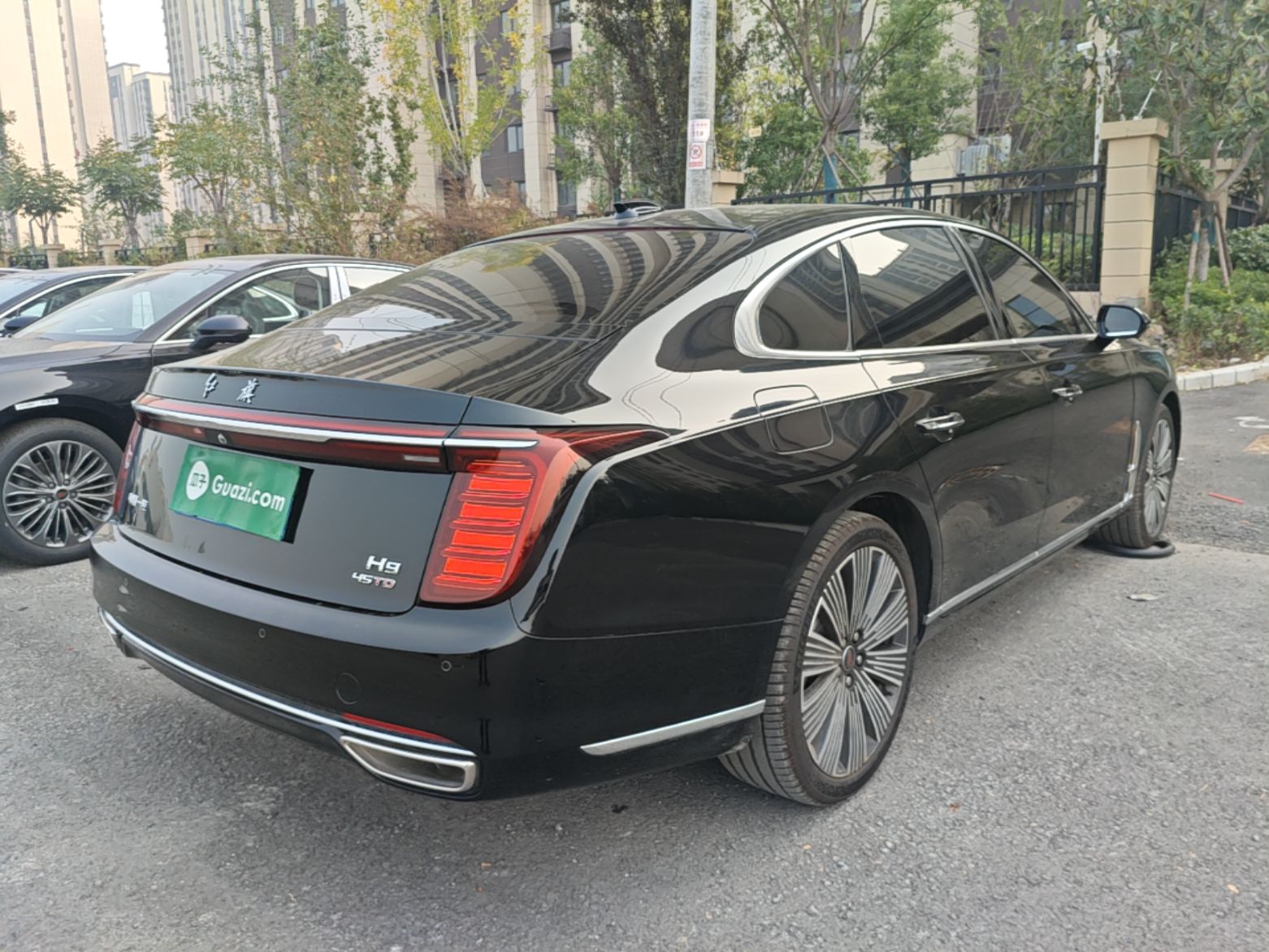Hongqi H9 2025 Model Facelifted 2.0T Two-Wheel Drive Flag-Style Luxury Business Edition, 5 Seats - Chinese Trim Xiang — снимка 6