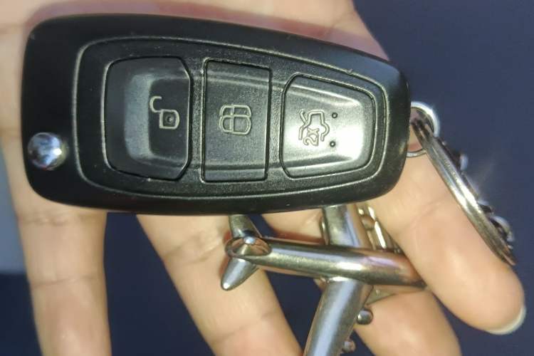 Used Ford Focus 2012 Sedan 1.6L Automatic Fashion Edition