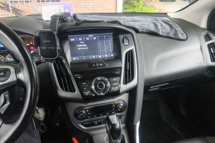 Used Ford Focus 2012 Sedan 1.6L Automatic Fashion Edition