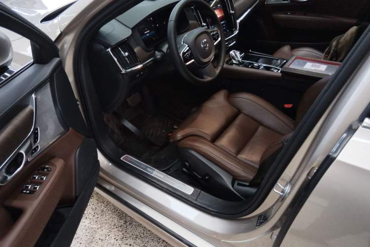 Used Volvo S90 New Energy 2023 T8 Plug-in Hybrid All-Wheel Drive Long-Range Luxury Edition Driver Seat