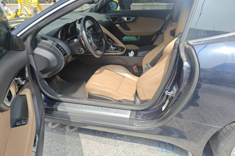 Used Jaguar F-TYPE 2015 3.0 SC S Hardtop Version Left Front Seat