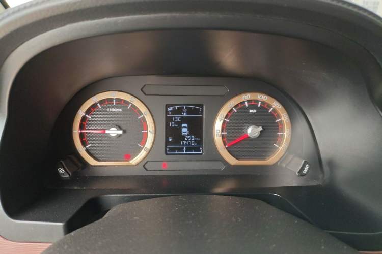 Used FORTHING Lingzhi 2019 M5L 1.6L 7-Seater Exclusive Model China VI Standard
