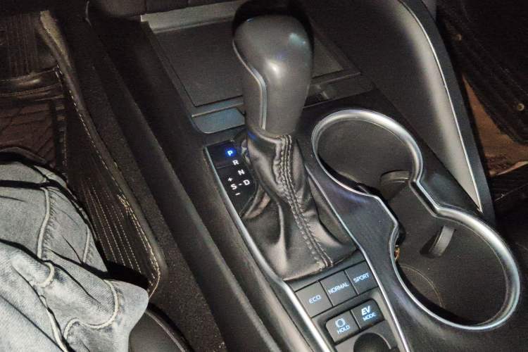 Used Toyota Camry 2021 Dual-Motor 2.5HG Luxury Edition Gear Lever