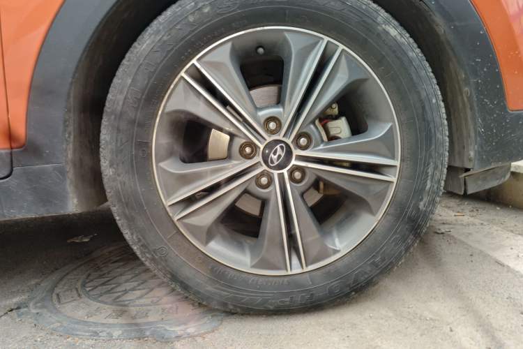 Used Hyundai ix25 2015 1.6L Automatic Two-Wheel-Drive Deluxe DLX Model