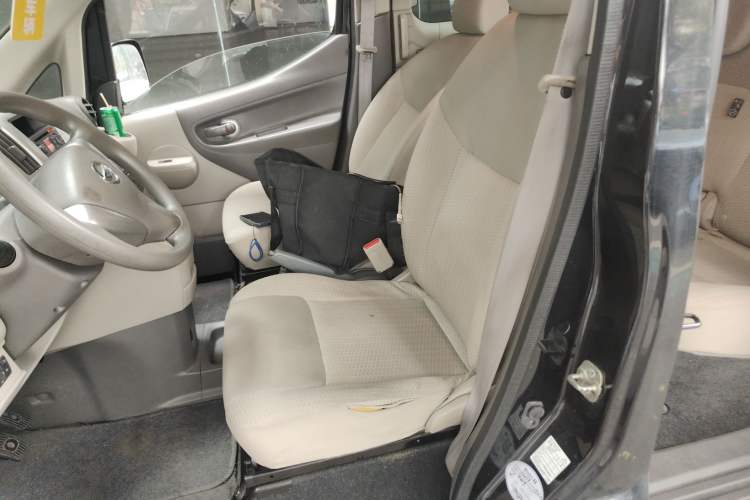 Used Nissan NV200 2014 1.6L CVT Luxury Model China V Standard Left Front Seat