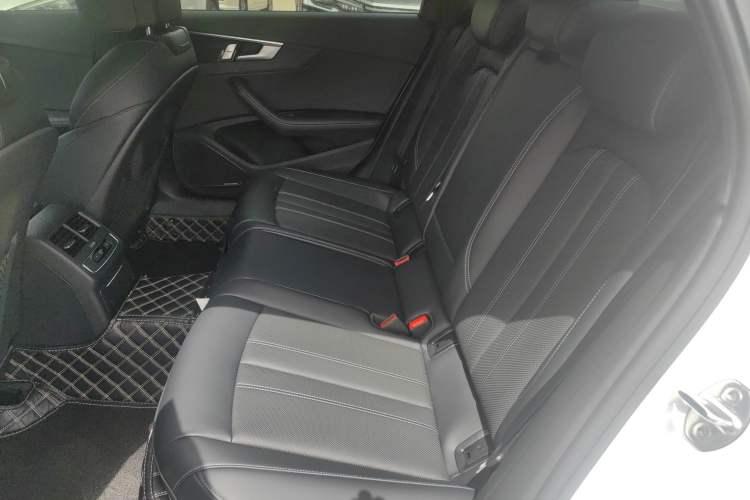 Used Audi A4L 2024 40 TFSI Luxury Dynamic Edition (Starry Night Version)