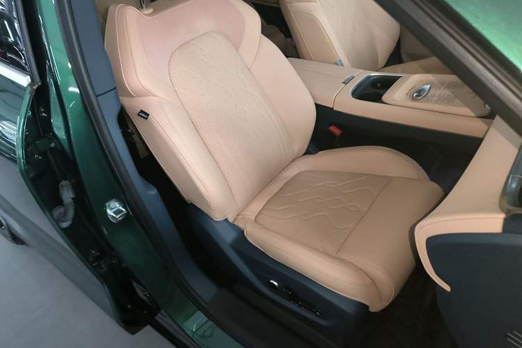 Used VOYAH FREE 2024 Ultra-Long Range Intelligent Driving Version Right Front Seat