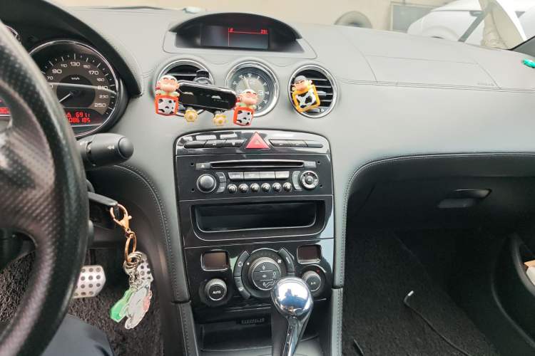 Used Peugeot RCZ 2011 1.6T Fashion Edition Audio And AC Panel