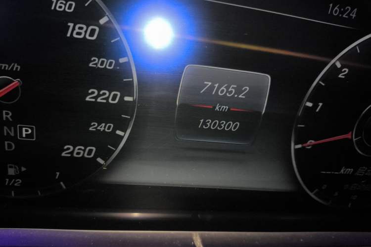 Used Mercedes-Benz E-Class 2016 E 300 L Sporty and Stylish Model
