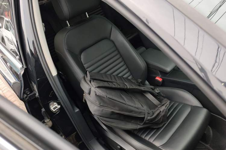 Used Volkswagen Magotan 2019 330TSI DSG Luxury Version China VI Standard Right Front Seat