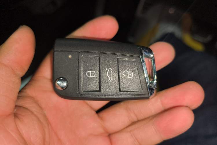 Used Volkswagen Tiguan L 2023 Restyled 330TSI Automatic Two-Wheel Drive R-Line Enhanced Comfort Version
