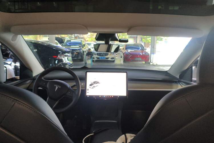 Used Tesla Model Y 2021 Long-Range All-Wheel-Drive Version 3D7