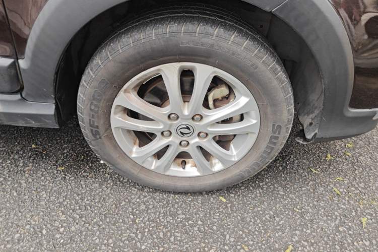 Used Dongfeng Fengon 370 2016 1.5L Manual Luxury Version SFG15-05 7 Seats Right Front Wheel Hub