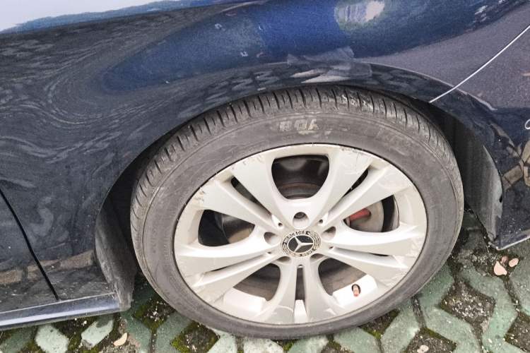 Used Mercedes-Benz B-Class 2018 B 200 Sport Edition Right Front Wheel Hub
