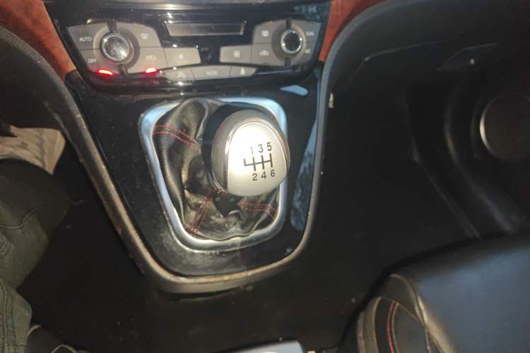 Used Haval H6 2015 Sport Edition 1.5T Manual Two-Wheel Drive Elite Model