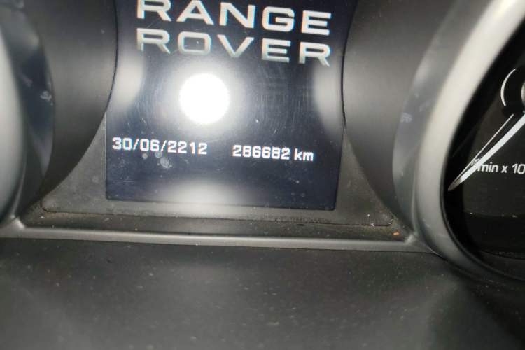Used Land Rover Range Evoque 2013 2.0T 5-Door YAOZHI Edition Odometer Close Up