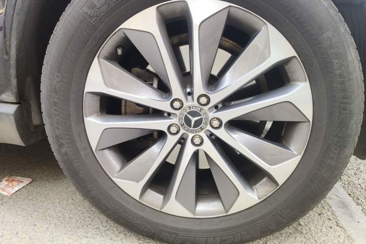 Used Mercedes-Benz GLE 2021 GLE 350 4MATIC Dynamic Edition Right Front Wheel Hub