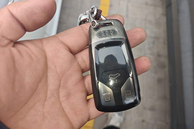 Used Audi A4L 2019 40 TFSI Fashion Edition China VI Emission Standard