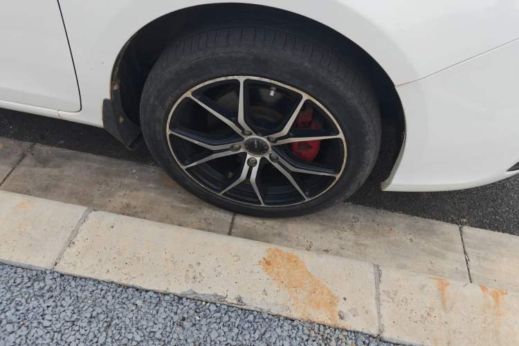 Used BYD Qin New Energy 2015 1.5T Dual-Crown Flagship Plus Edition
