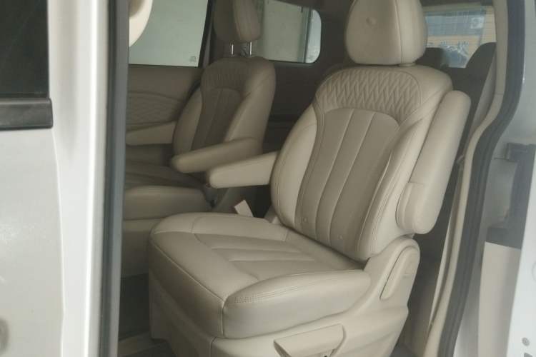 Used CHANGAN OSHAN Cosmos 2019 1.5T Automatic Smart Version China VI Standard
