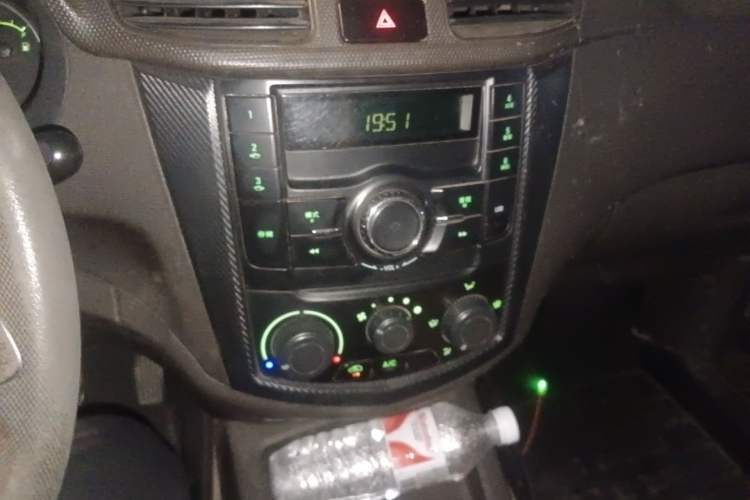 Used Wuling Hongguang 2014 1.5L Base Version Audio And AC Panel