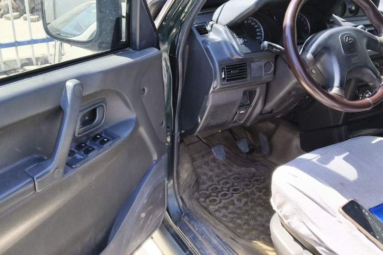 Used Leopaard 6481 2009 2.2L Manual 4x4
