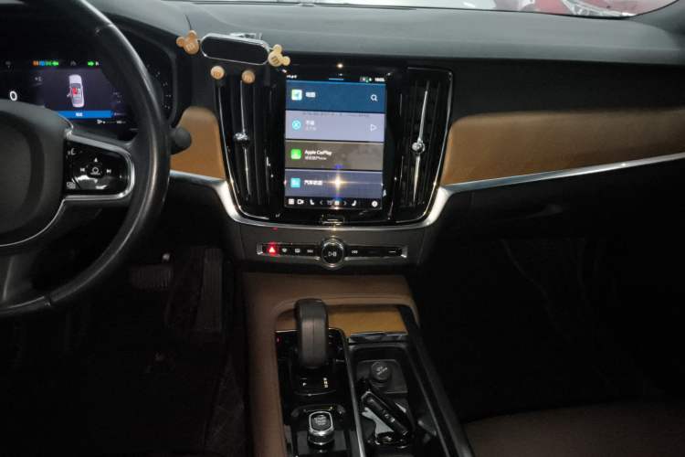 Used Volvo S90 2022 B5 Zhiyi Luxury Edition Audio And AC Panel