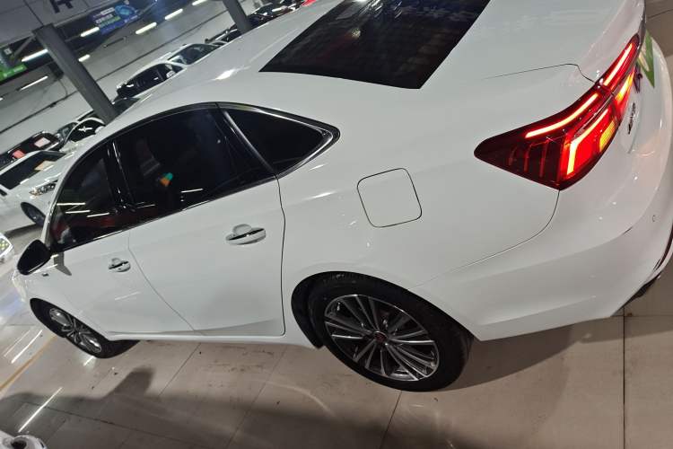 Used Roewe i6 2020 PLUS 1.6L CVT 4G Connected Glory Flagship Edition
