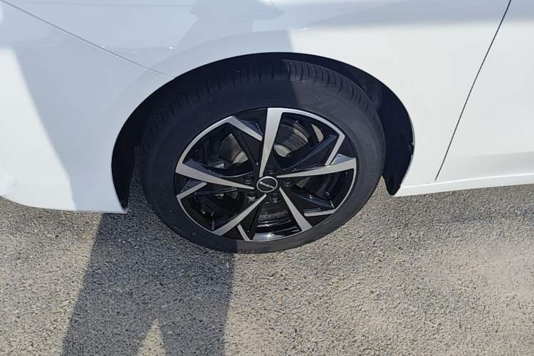 Used Roewe i5 2023 1.5L CVT Luxury Edition
