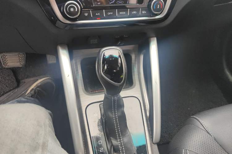 Used Geely Auto Vision X3 2017 1.5L Automatic Luxury Model Gear Lever