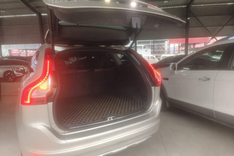 Used Volvo XC60 2017 T5 AWD Smart Upgrade Edition