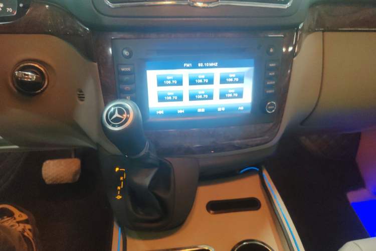 Used Mercedes-Benz Viano 2013 3.5L Haoci version Audio And AC Panel