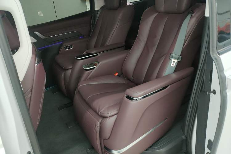 Used Buick Century 2025 2.0T Seven-Seater Yinshi Edition